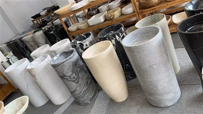 Doirteal Pedestal Marmar Gorm
